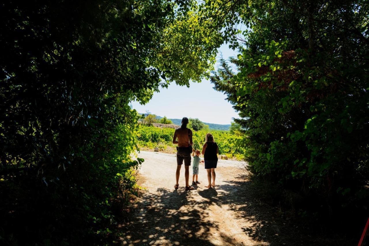 Camping La Peiriere Tuchan Eksteriør bilde
