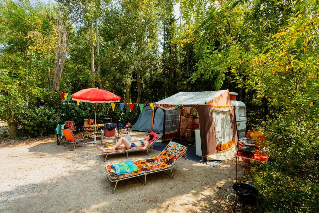 Camping La Peiriere Tuchan Eksteriør bilde